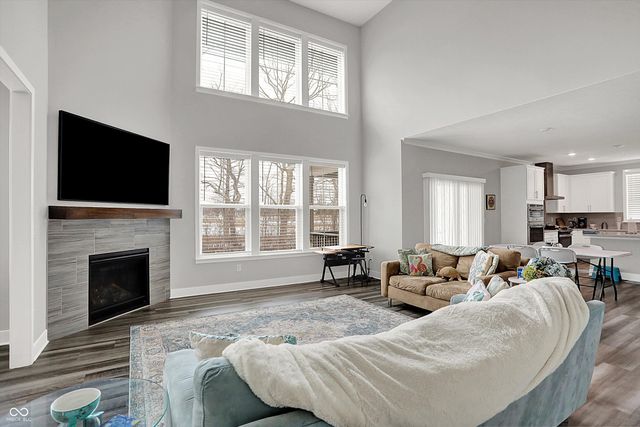 18813 Stonebluff Lane, Noblesville, IN 46062