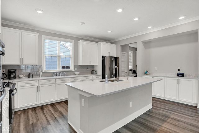 18813 Stonebluff Lane, Noblesville, IN 46062