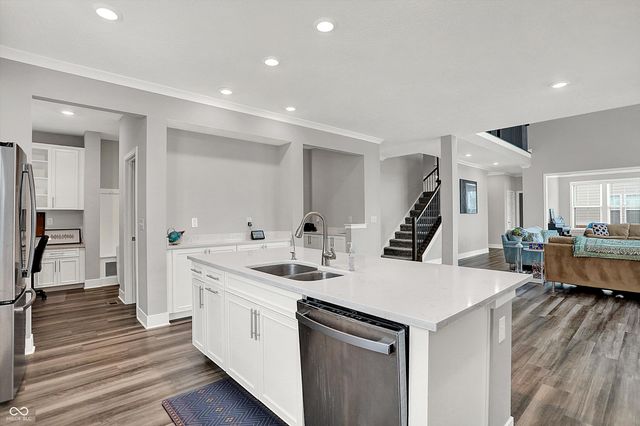 18813 Stonebluff Lane, Noblesville, IN 46062