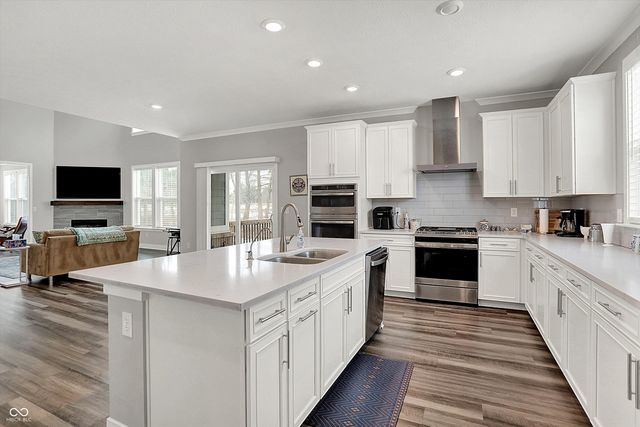 18813 Stonebluff Lane, Noblesville, IN 46062