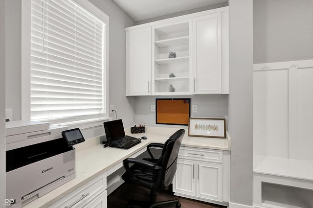 18813 Stonebluff Lane, Noblesville, IN 46062