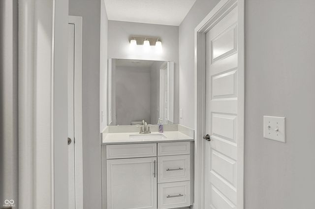 18813 Stonebluff Lane, Noblesville, IN 46062