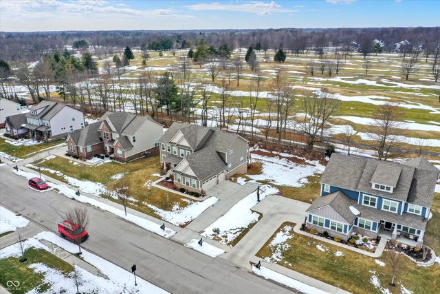 18813 Stonebluff Lane, Noblesville, IN 46062