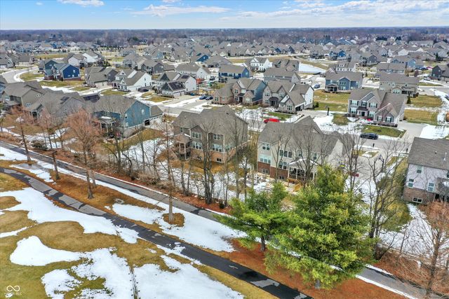 18813 Stonebluff Lane, Noblesville, IN 46062