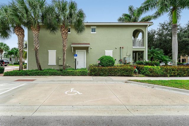 1056 Community Drive, Jupiter, FL 33458