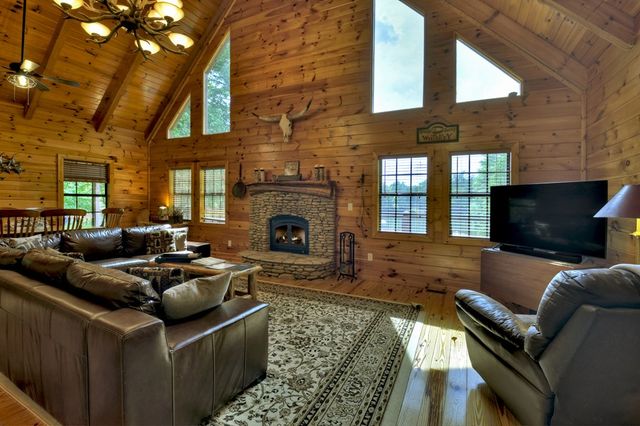 67 Lakeshore Drive, Blairsville, GA 30512