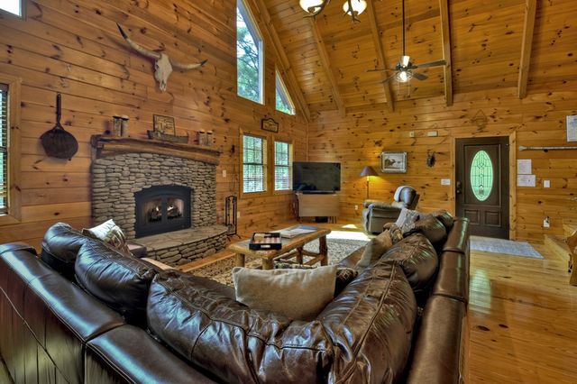 67 Lakeshore Drive, Blairsville, GA 30512