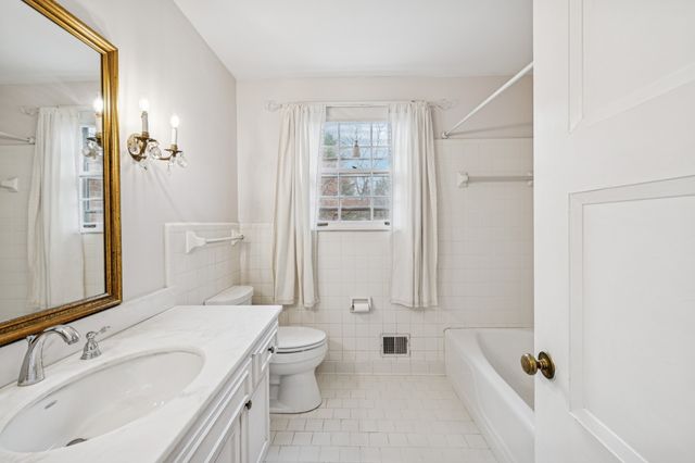 718 Murfreesboro Rd, Franklin, TN 37064