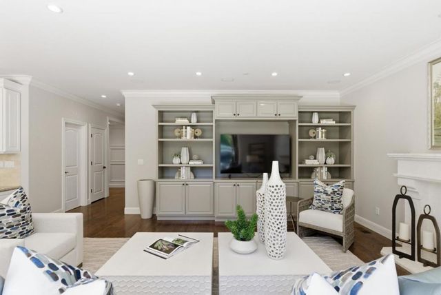 345 Vine Street, Menlo Park, CA 94025