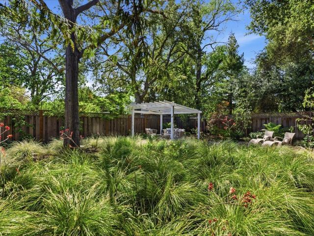 345 Vine Street, Menlo Park, CA 94025