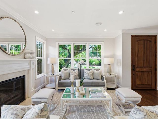 345 Vine Street, Menlo Park, CA 94025