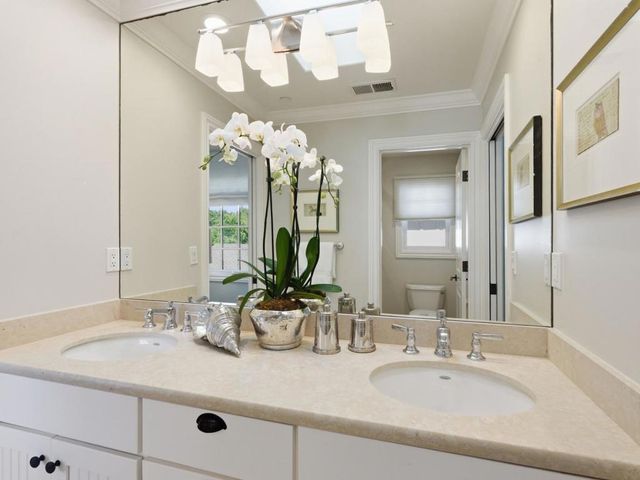 345 Vine Street, Menlo Park, CA 94025