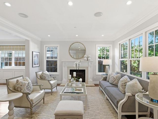 345 Vine Street, Menlo Park, CA 94025