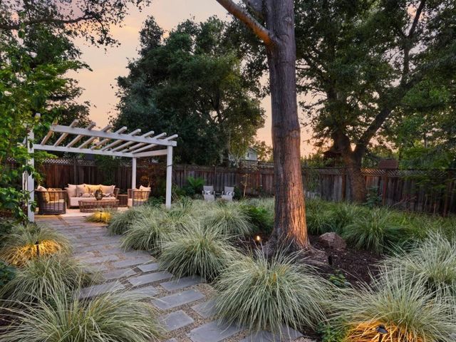 345 Vine Street, Menlo Park, CA 94025