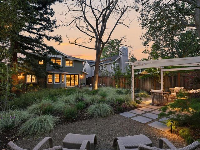 345 Vine Street, Menlo Park, CA 94025