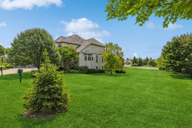 21855 W Murfield Court, Mundelein, IL 60060