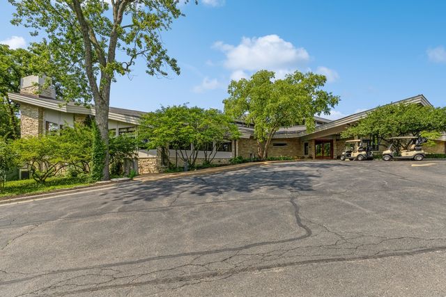 21855 W Murfield Court, Mundelein, IL 60060