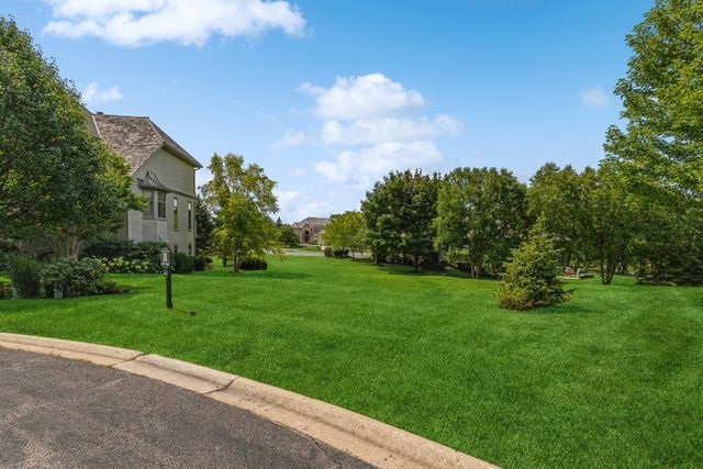 21855 W Murfield Court, Mundelein, IL 60060