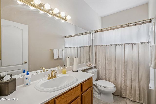 1 W COCHISE Drive, Phoenix, AZ 85021