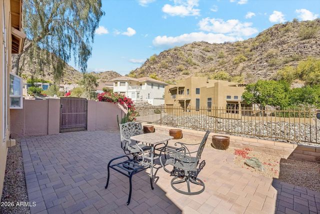 1 W COCHISE Drive, Phoenix, AZ 85021