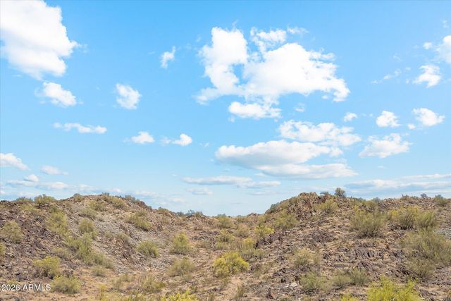 1 W COCHISE Drive, Phoenix, AZ 85021