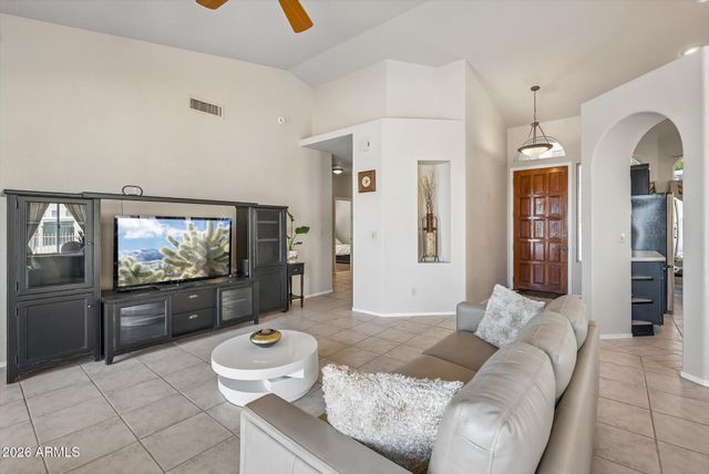 1 W COCHISE Drive, Phoenix, AZ 85021