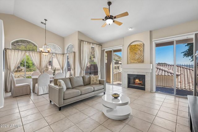 1 W COCHISE Drive, Phoenix, AZ 85021