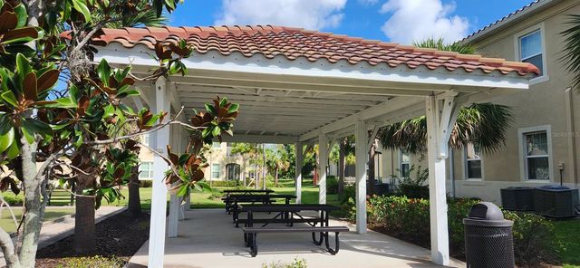 8220 ENCLAVE WAY 101, Sarasota, FL 34243