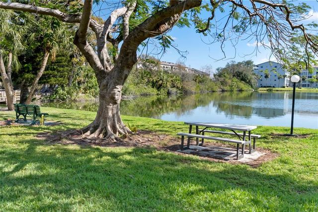 3664 LAKE BAYSHORE DRIVE K323, Bradenton, FL 34205