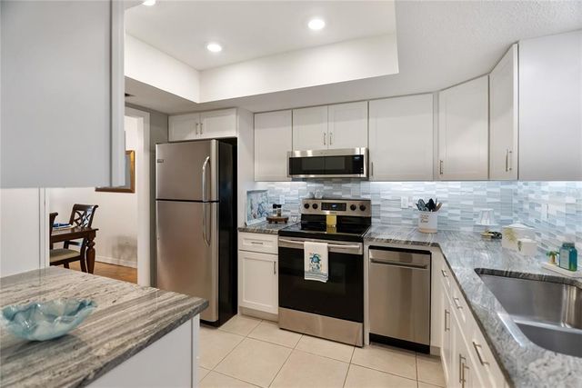 3664 LAKE BAYSHORE DRIVE K323, Bradenton, FL 34205