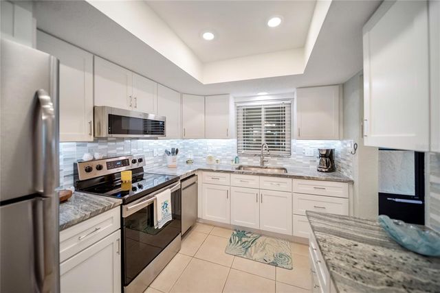 3664 LAKE BAYSHORE DRIVE K323, Bradenton, FL 34205