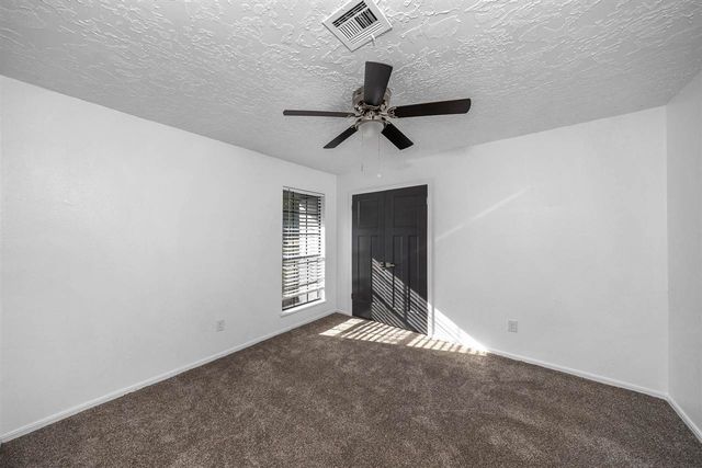 3815 SE Camelot Dr, Lawton, OK 73501