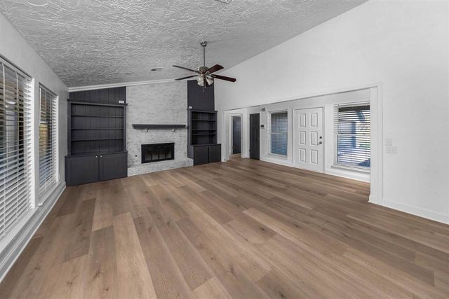 3815 SE Camelot Dr, Lawton, OK 73501