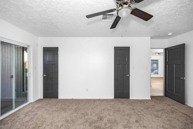 3815 SE Camelot Dr, Lawton, OK 73501