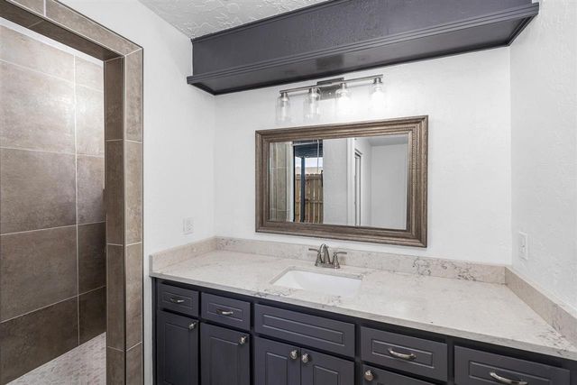 3815 SE Camelot Dr, Lawton, OK 73501