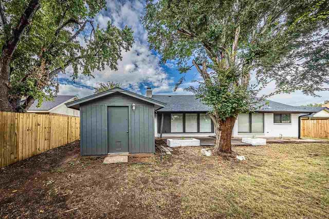 3815 SE Camelot Dr, Lawton, OK 73501