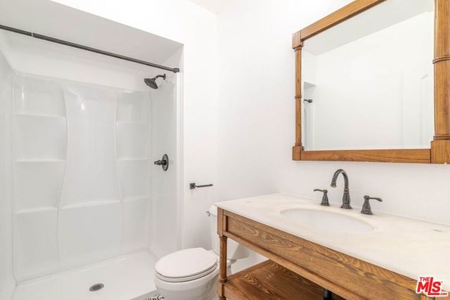 5630 Craner Avenue, North Hollywood, CA 91601