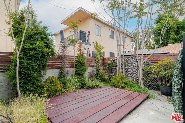 5630 Craner Avenue, North Hollywood, CA 91601