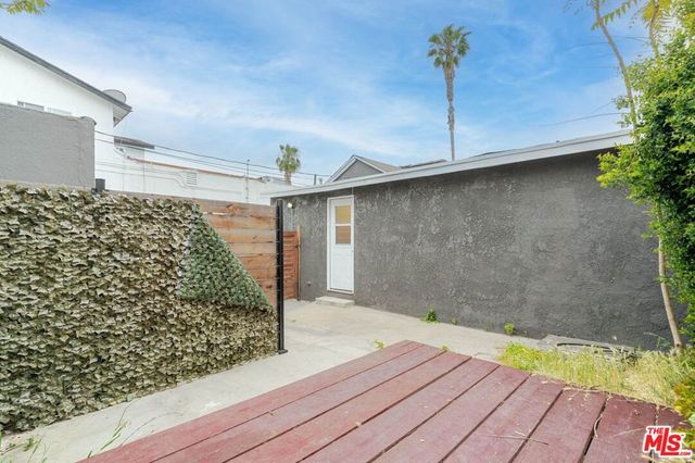 5630 Craner Avenue, North Hollywood, CA 91601