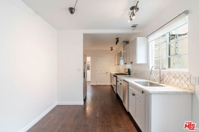 5630 Craner Avenue, North Hollywood, CA 91601