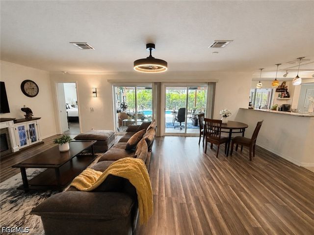 1631 SE 20th ST, Cape Coral, FL 33990