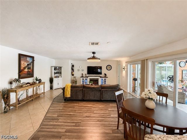 1631 SE 20th ST, Cape Coral, FL 33990