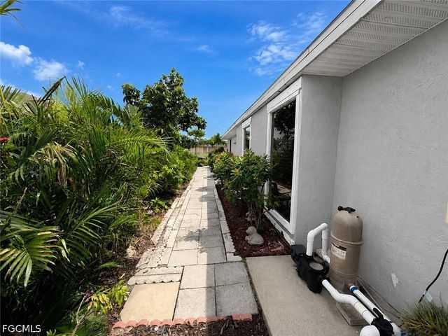 1631 SE 20th ST, Cape Coral, FL 33990