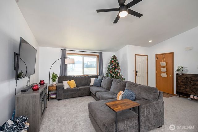 980 L Street SE, Ephrata, WA 98823