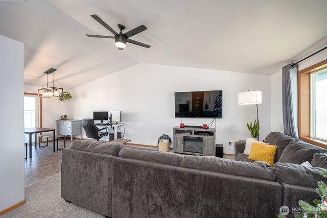 980 L Street SE, Ephrata, WA 98823