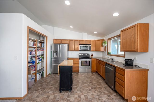 980 L Street SE, Ephrata, WA 98823