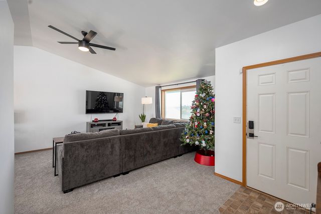 980 L Street SE, Ephrata, WA 98823