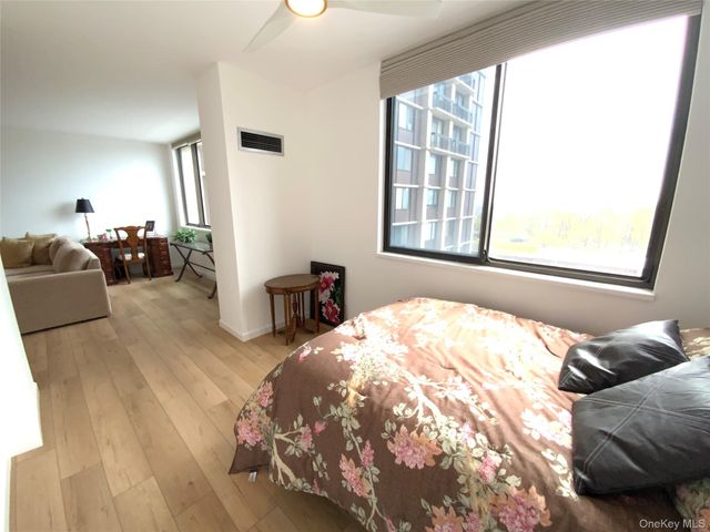 27010 Grand Central Parkway 3R, Floral Park, NY 11005