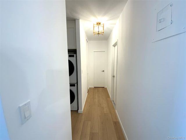 27010 Grand Central Parkway 3R, Floral Park, NY 11005