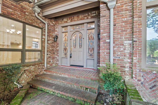 6373 S MASSEY HILL DR, Memphis, TN 38120